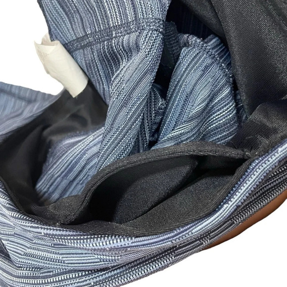 NWOT Brooks Women’s Urban Run Capri Patterned Leggings in Blue Size S - Picture 10 of 13